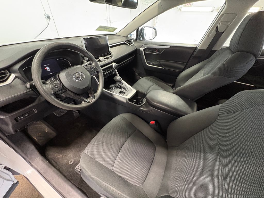 2024 TOYOTA RAV4 - Image 19