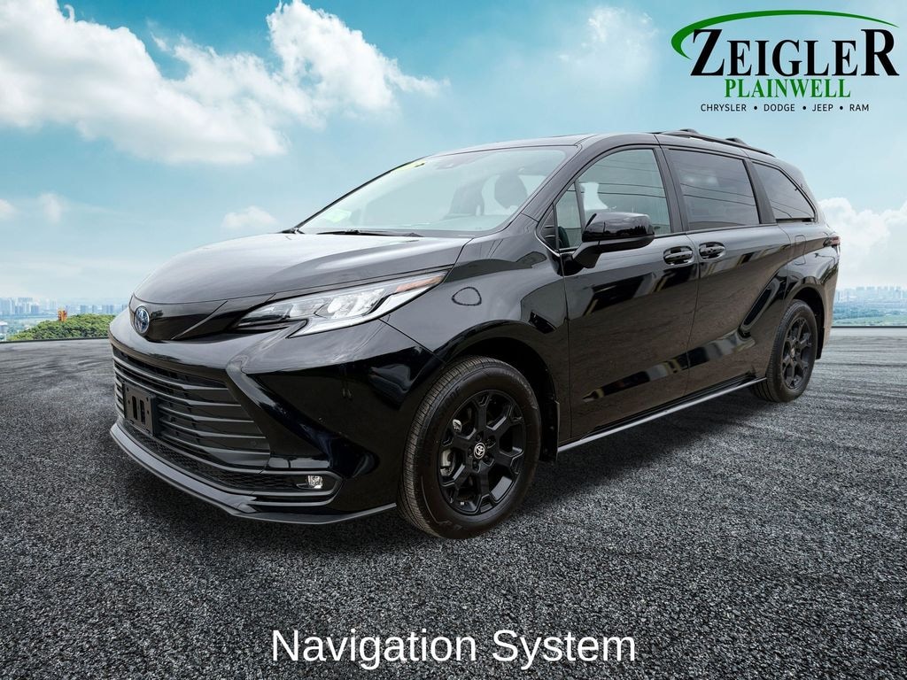 Used 2025 Toyota Sienna Woodland Edition Van Passenger Van
