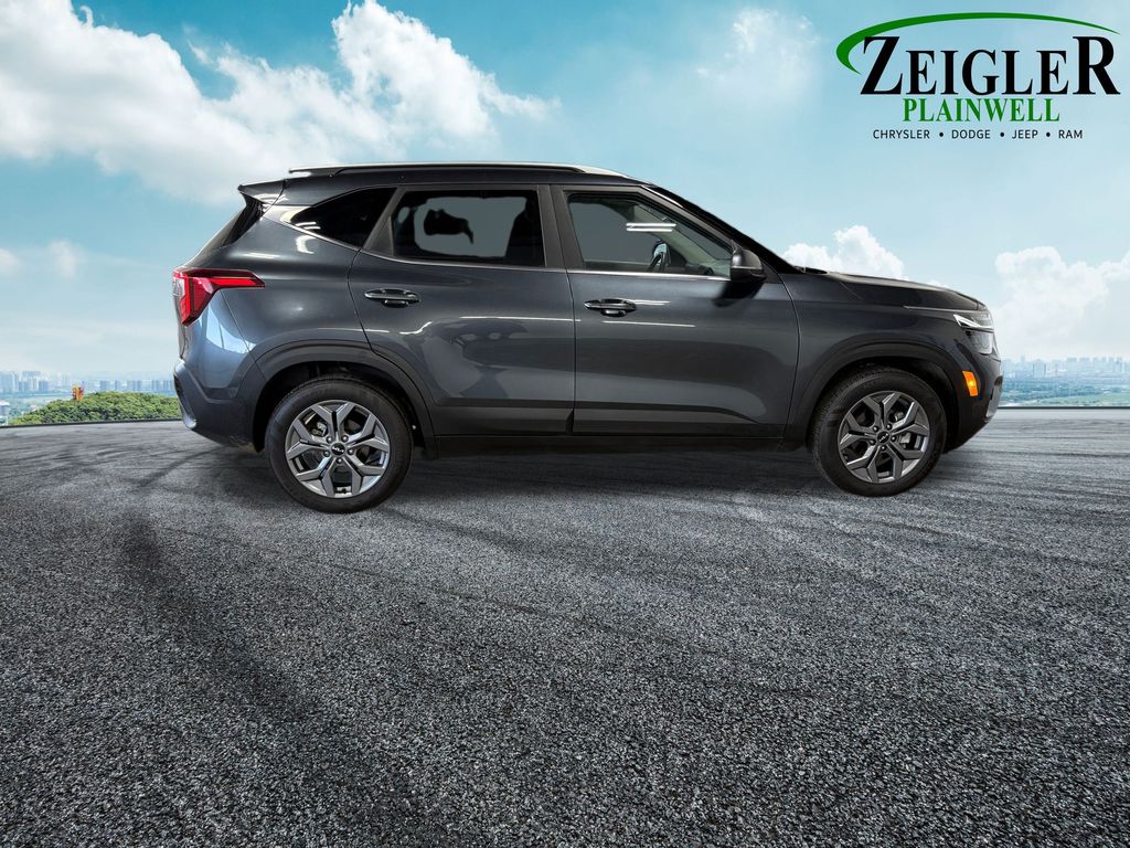 2024 KIA SELTOS - Image 11