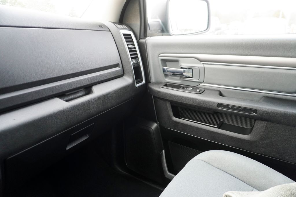 2023 RAM 1500 - Image 24