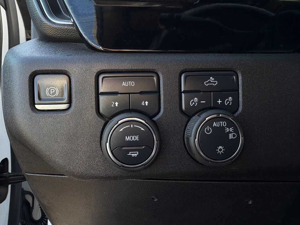 2025 CHEVROLET SILVERADO - Image 67