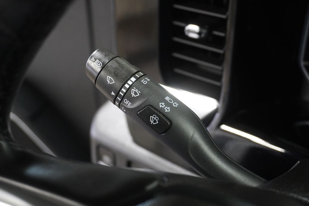 2025 CHEVROLET SILVERADO - Image 23