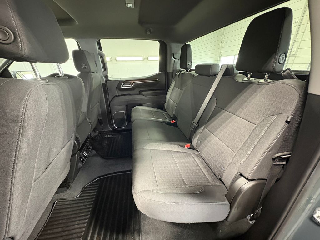 2025 CHEVROLET SILVERADO - Image 27