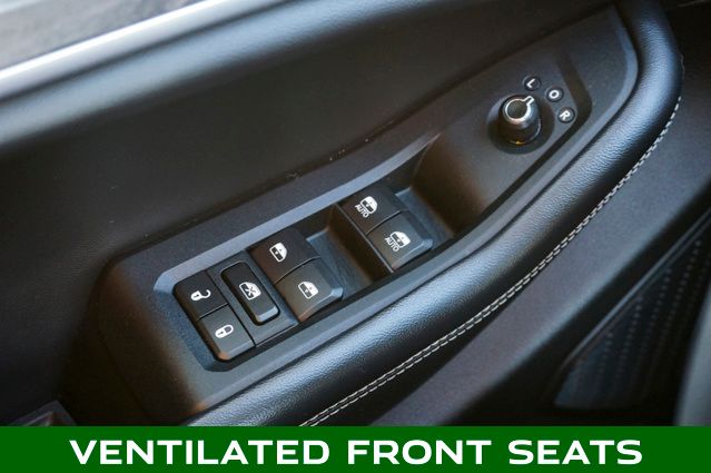 2023 JEEP GRAND CHEROKEE - Image 29