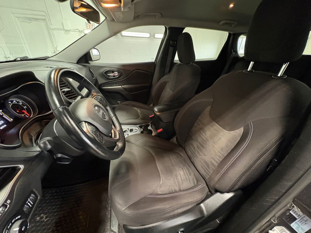 2019 JEEP CHEROKEE - Image 16