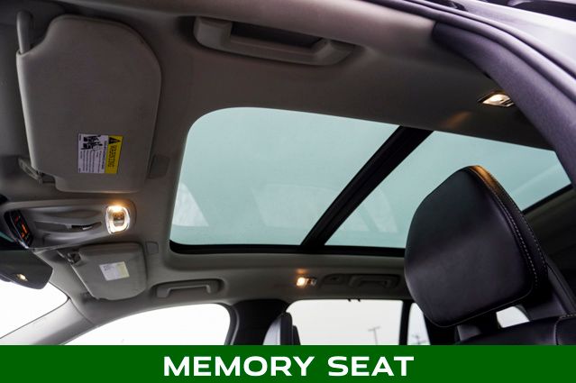 2022 VOLVO XC90 - Image 17