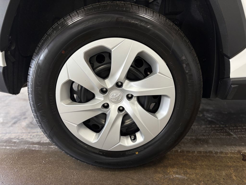 2024 TOYOTA RAV4 - Image 30