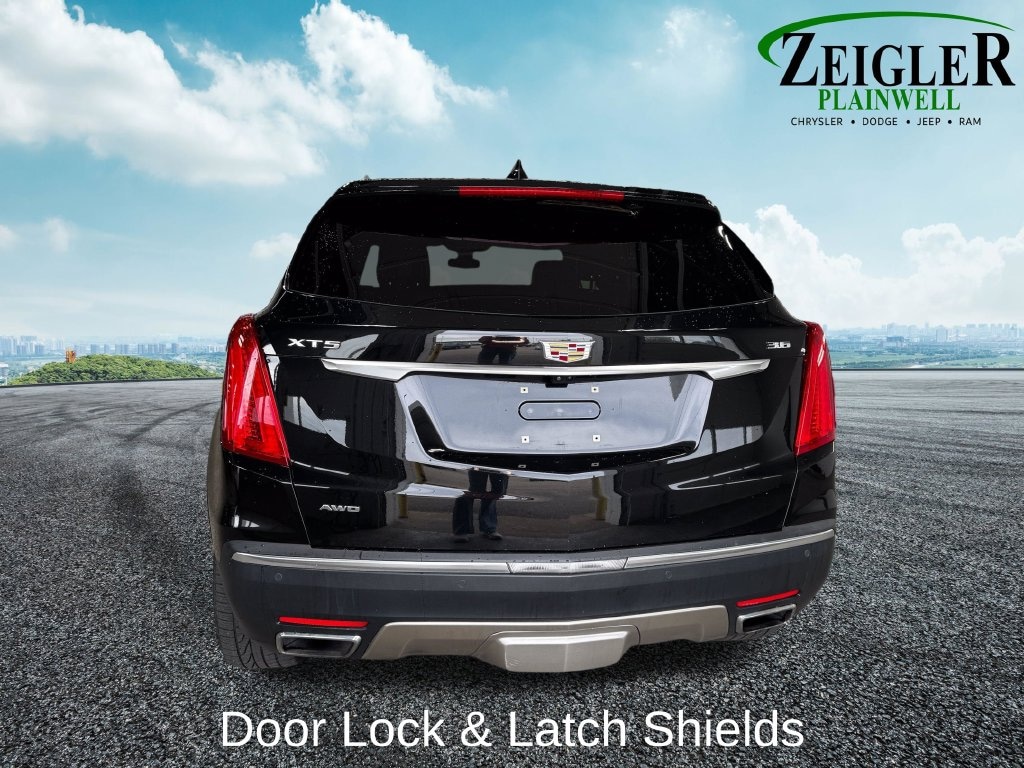 Used 2017 CADILLAC XT5 Platinum SUV