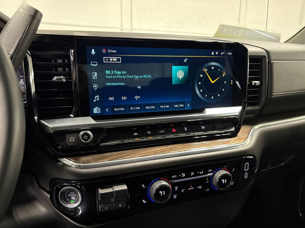 2025 CHEVROLET SILVERADO - Image 25