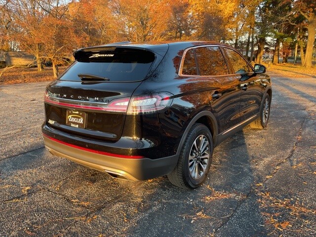 2023 Lincoln Nautilus Reserve photo 4