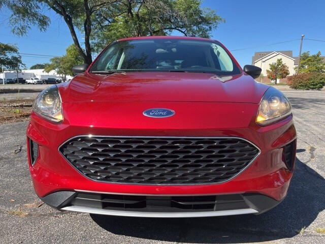 2022 Ford Escape SE photo 3