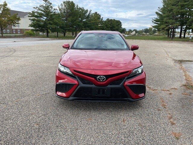 2021 Toyota Camry SE photo 2