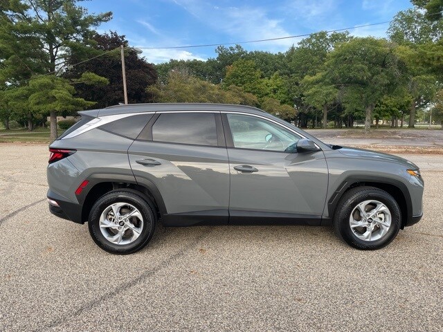 2024 Hyundai Tucson SEL photo 2