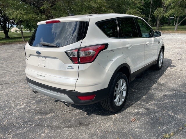 2017 Ford Escape SE photo 4