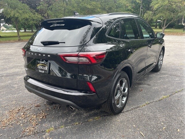 2024 Ford Escape ST-Line photo 4
