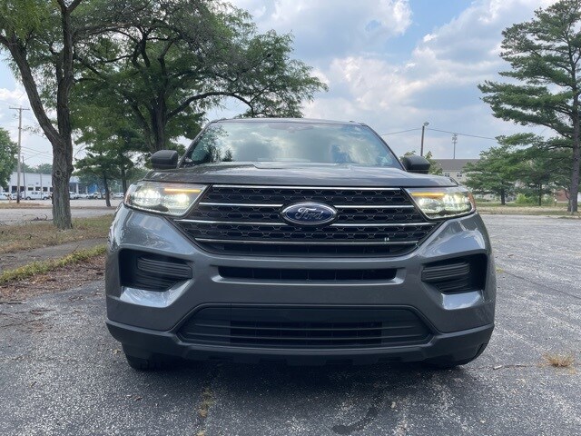 2023 Ford Explorer XLT photo 2