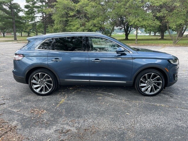2019 Lincoln Nautilus Reserve photo 3