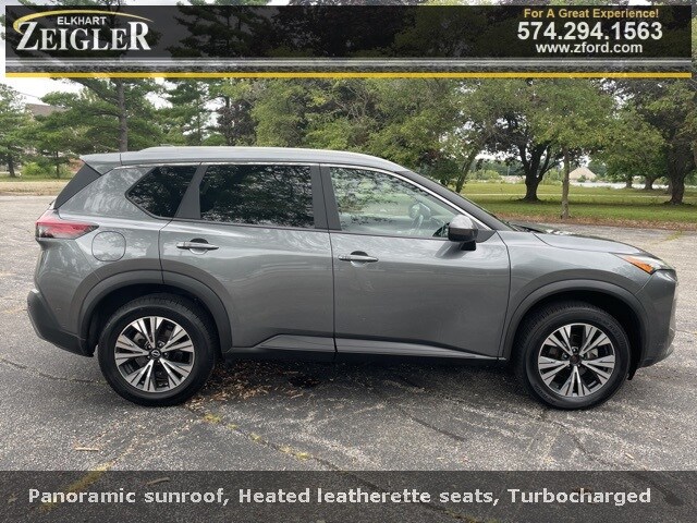 2023 Nissan Rogue SV photo 4