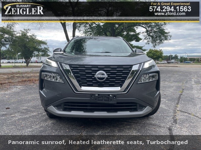 2023 Nissan Rogue SV photo 3