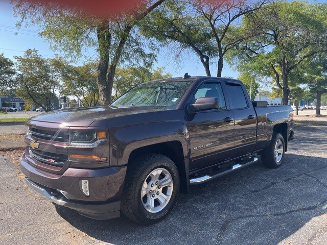 2016 Chevrolet Silverado 1500 LT photo 2