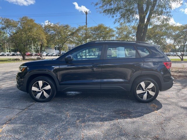 2024 Volkswagen Taos S photo 3