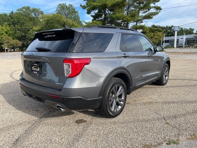 2022 Ford Explorer XLT photo 2
