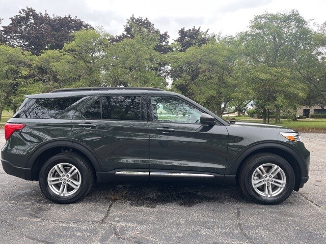 2023 Ford Explorer XLT photo 3