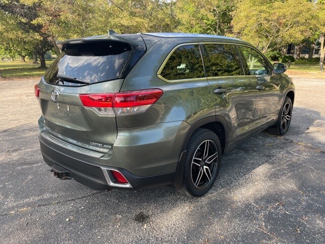 2019 Toyota Highlander Limited photo 2