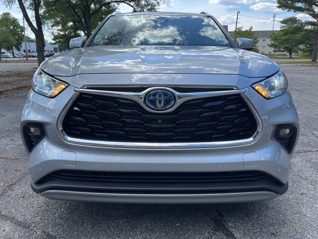 2023 Toyota Highlander Hybrid Platinum photo 2