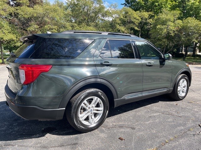 2023 Ford Explorer XLT photo 2