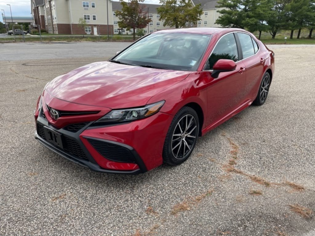 Used 2021 Toyota Camry SE Sedan