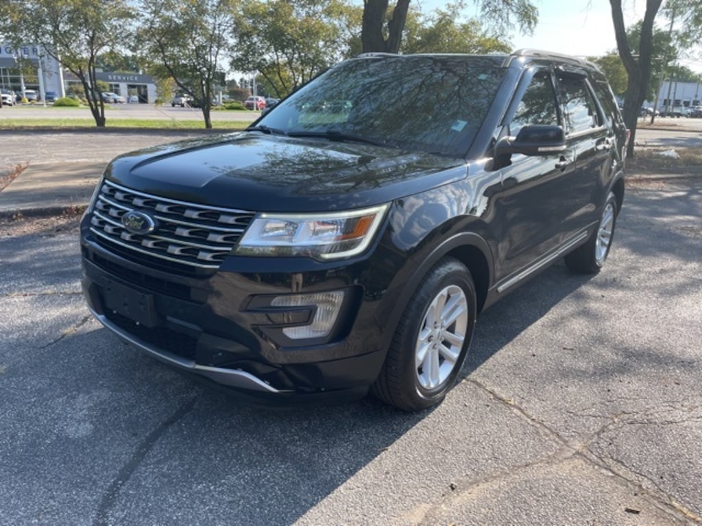 Used 2017 Ford Explorer XLT SUV
