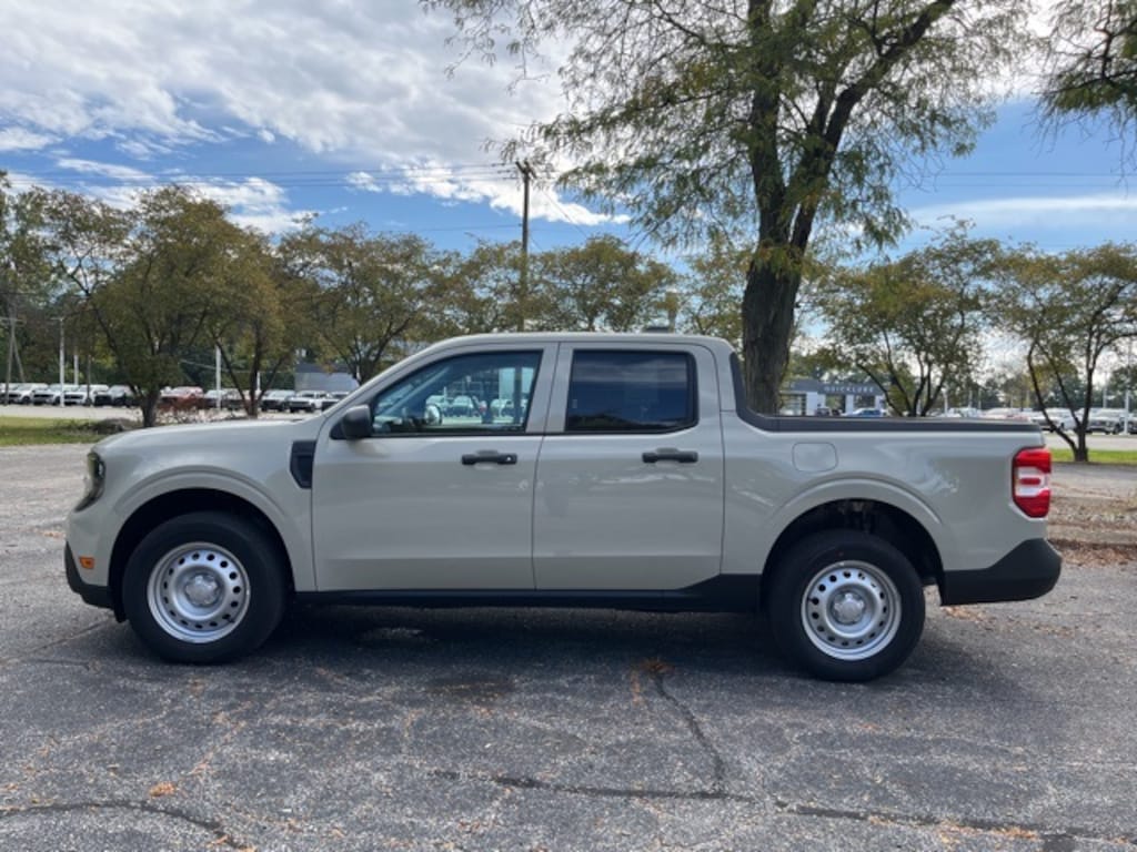 New 2025 Ford Maverick XL Truck SuperCrew