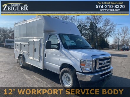 2025 Ford E-350 Cutaway Base Truck