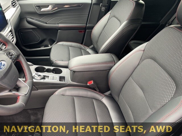 2025 Ford Escape ST-Line photo 2