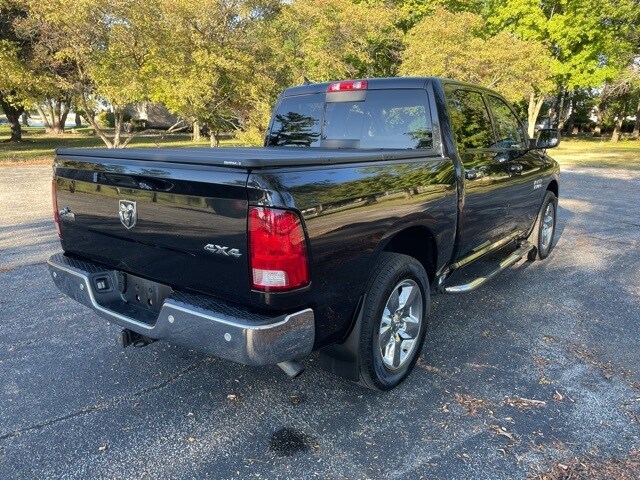 2016 Ram 1500 SLT photo 4