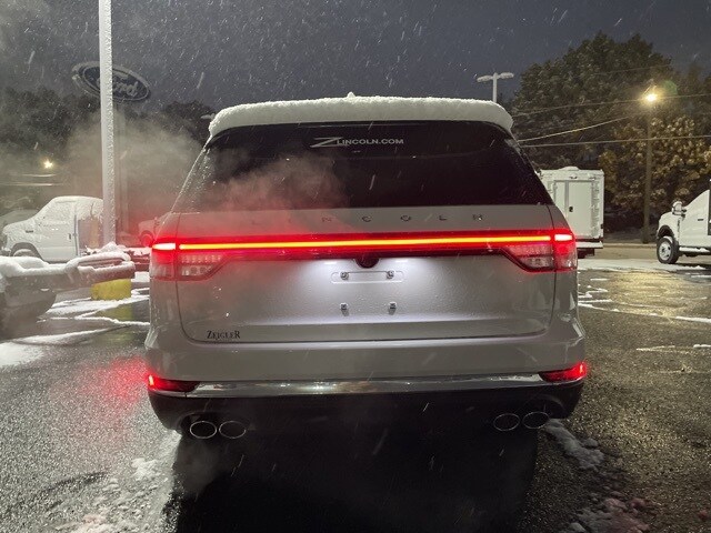 2025 Lincoln Aviator Reserve photo 2