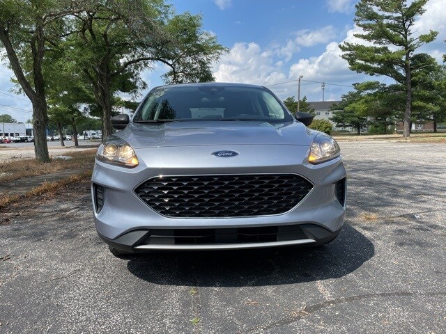 2022 Ford Escape SE photo 2