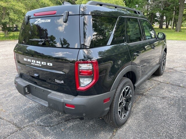 2025 Ford Bronco Sport Outer Banks photo 4