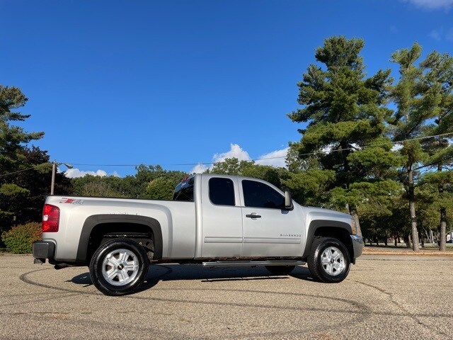 2012 Chevrolet Silverado 1500 LT photo 3
