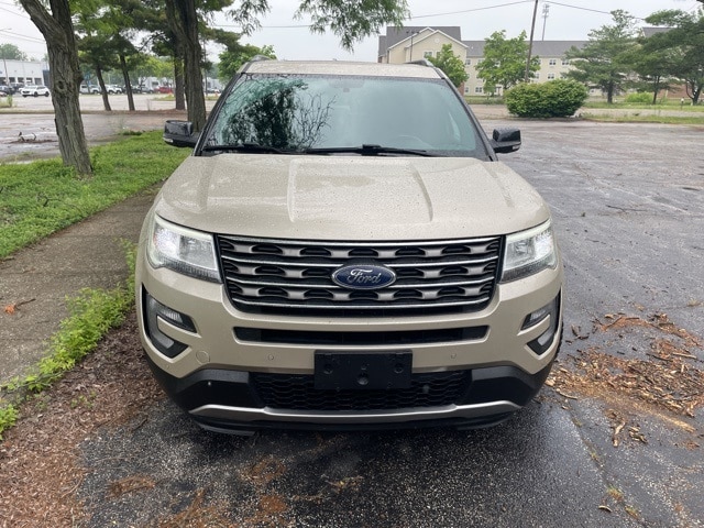 Used 2017 Ford Explorer XLT with VIN 1FM5K8D86HGE32153 for sale in Elkhart, IN