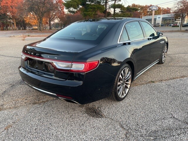 2017 Lincoln Continental Reserve photo 2