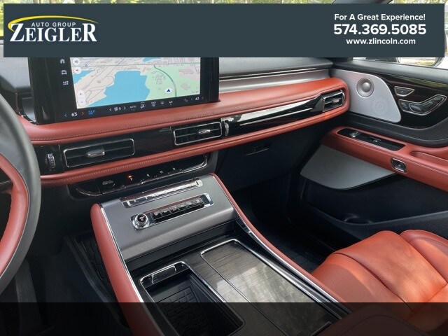 2025 Lincoln Aviator Reserve photo 2