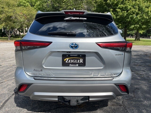 2023 Toyota Highlander Hybrid Platinum photo 3