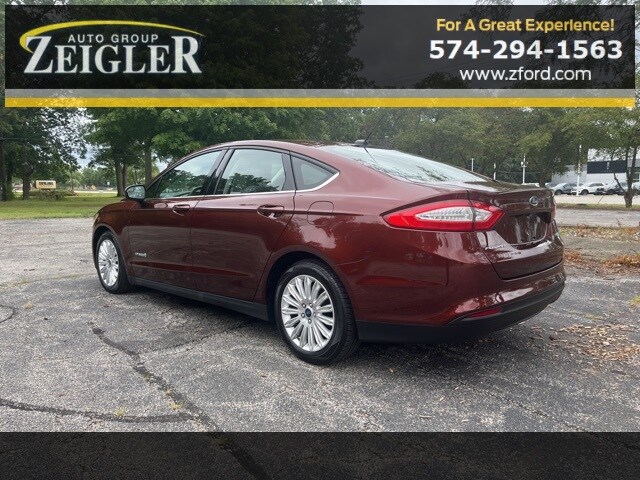 2015 Ford Fusion Hybrid S photo 4
