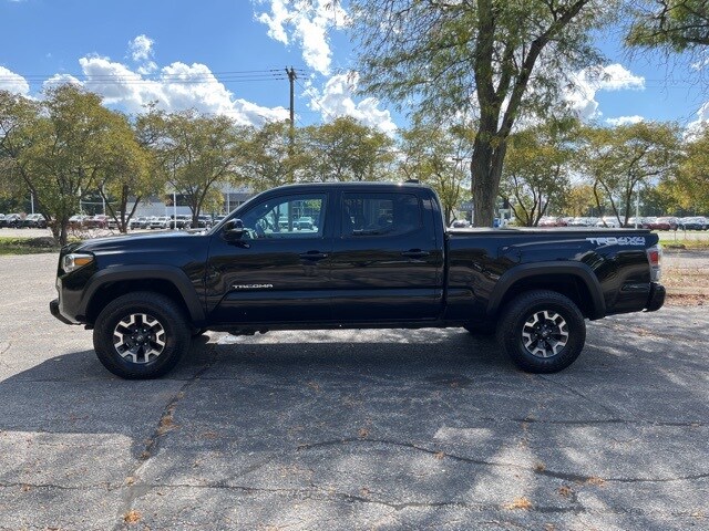 2023 Toyota Tacoma TRD Off-Road V6 photo 2