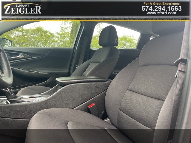 2024 Chevrolet Malibu 1LT photo 3