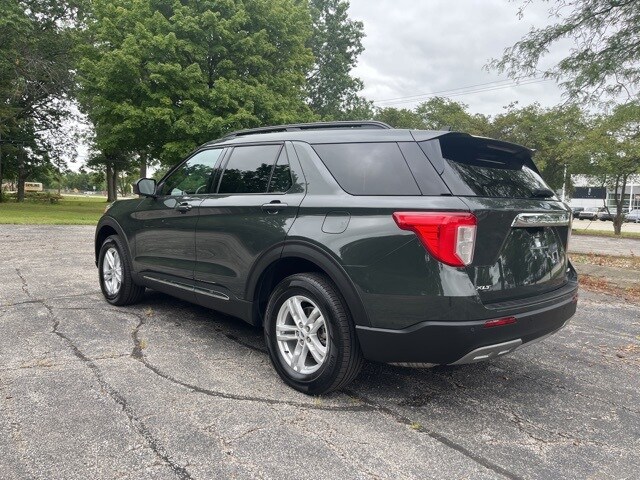 2023 Ford Explorer XLT photo 2