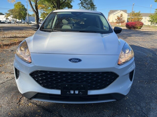 2022 Ford Escape SE Hybrid photo 2