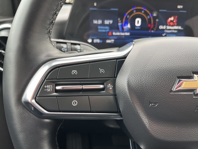 2025 Chevrolet Equinox LT photo 3